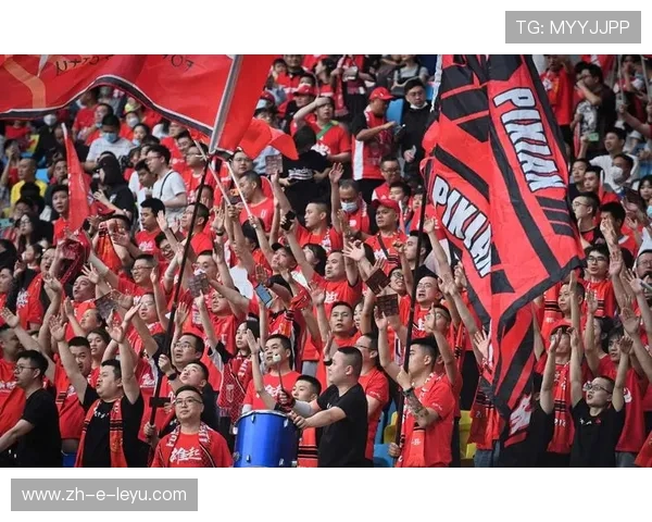 上海申花拉唐边路传中助攻锋线,激情绽放足球场 上海申花拉唐边路传中助攻锋线,激情绽放足球场