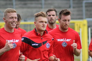 乐鱼体育平台官网-勇士后场组合配合训练展现高效率转换进攻，勇士队合练