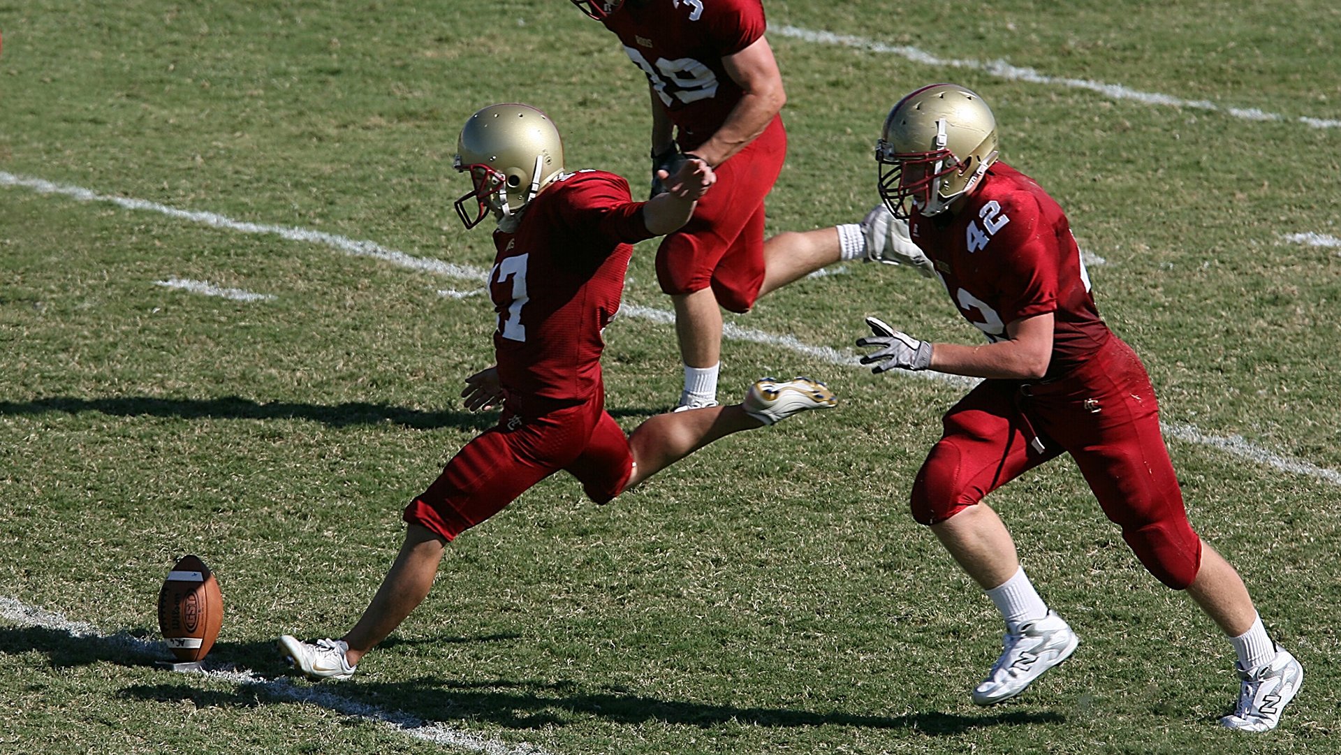乐鱼电竞在线平台登录入口-中国足球联赛优质俱乐部与弱队之间资源差距分析,中国俱乐部足球队排名